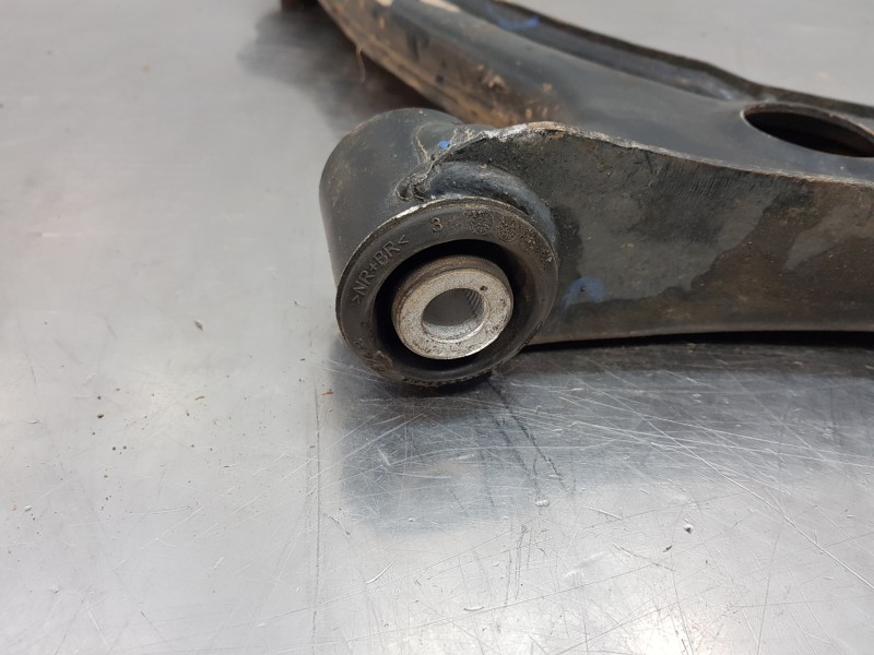 Recambio de brazo suspension inferior delantero derecho para ford transit custom kasten custom referencia OEM IAM 2385105  