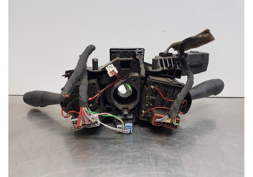 Recambio de mando multifuncion para dacia sandero stepwey referencia OEM IAM 255676909R   Recambio de mando multifuncion para dacia sandero stepwey referencia OEM IAM 255676909R