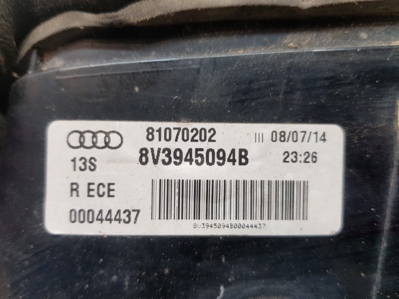 Recambio de piloto trasero derecho interior para audi a3 (8v) attracted referencia OEM IAM 8V3945094B  