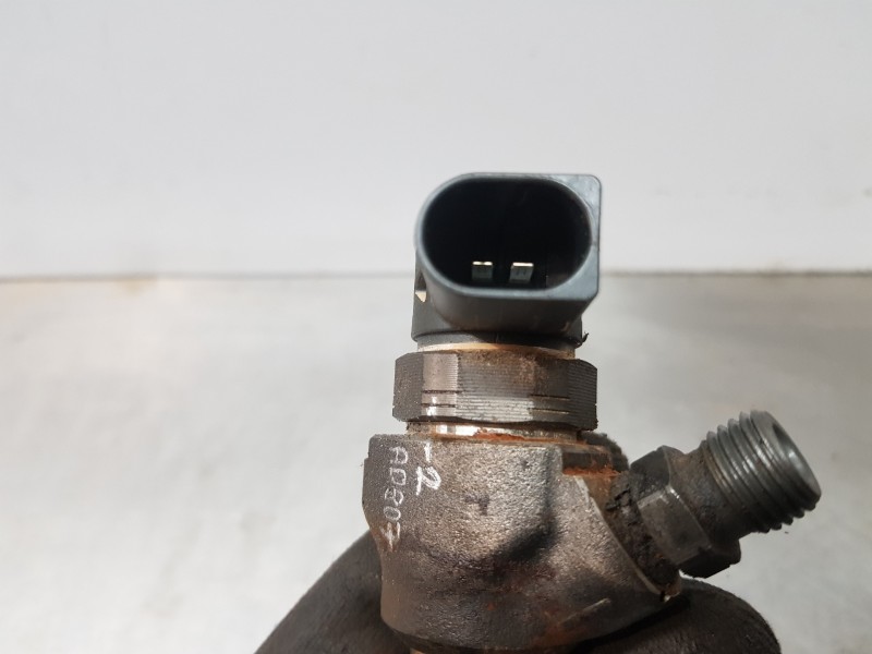 Recambio de inyector para audi a3 (8v) attracted referencia OEM IAM 04L130277AD  