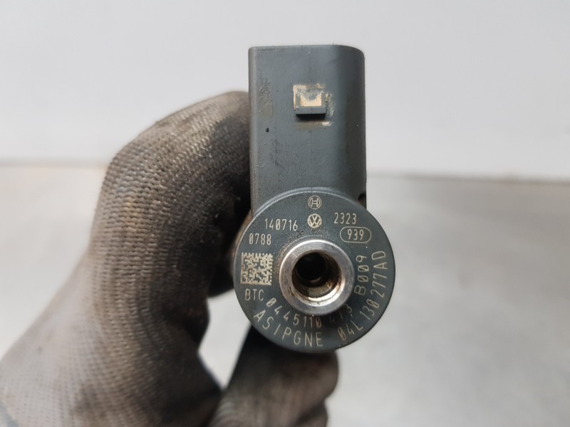 Recambio de inyector para audi a3 (8v) attracted referencia OEM IAM 04L130277AD  