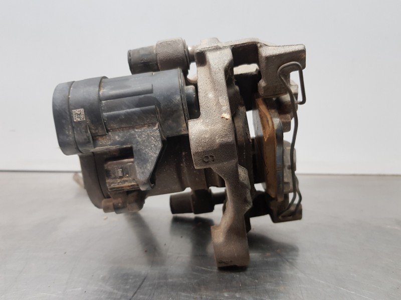 Recambio de pinza freno trasera derecha para audi a3 (8v) attracted referencia OEM IAM 8V0615424D 5Q0615406BR 