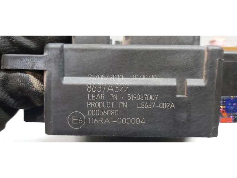 Recambio de caja reles / fusibles para mitsubishi outlander (cw0) challenge 4wd referencia OEM IAM 8637A322  