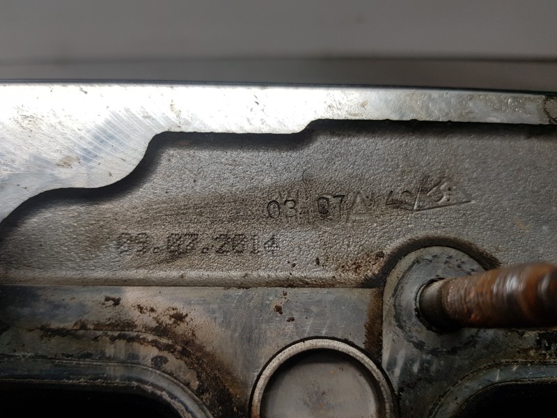 Recambio de culata para audi a3 (8v) attracted referencia OEM IAM 04L103064F 4L103373E 