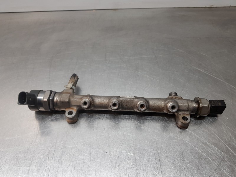 Recambio de rampa inyectora para audi a3 (8v) attracted referencia OEM IAM 04L130089B 057130764AB 