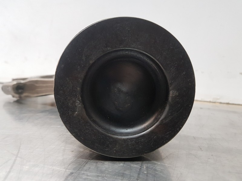 Recambio de biela para audi a3 (8v) attracted referencia OEM IAM 03L105401A  