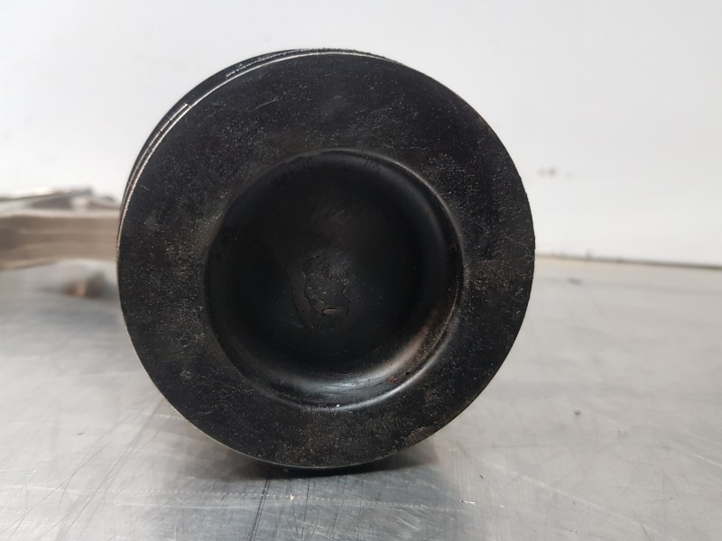 Recambio de biela para audi a3 (8v) attracted referencia OEM IAM 03L105401A  