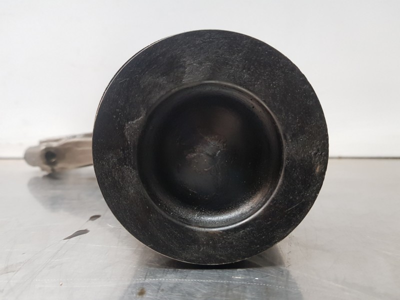 Recambio de biela para audi a3 (8v) attracted referencia OEM IAM 03L105401A  