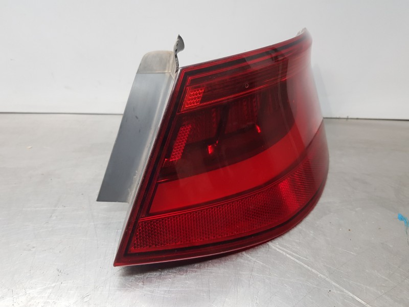 Recambio de piloto trasero derecho para audi a3 (8v) attracted referencia OEM IAM 8V3945096D  