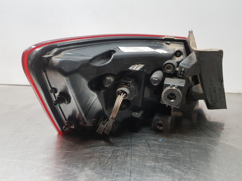 Recambio de piloto trasero derecho para audi a3 (8v) attracted referencia OEM IAM 8V3945096D  