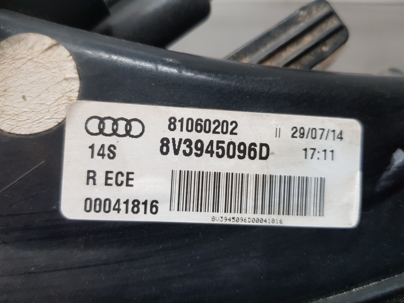 Recambio de piloto trasero derecho para audi a3 (8v) attracted referencia OEM IAM 8V3945096D  