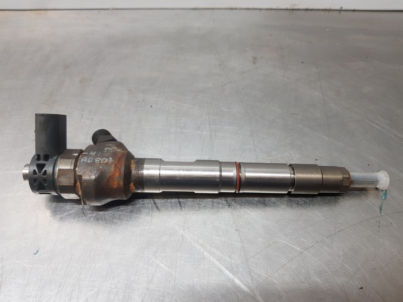 Recambio de inyector para audi a3 (8v) attracted referencia OEM IAM 04L130277AD  