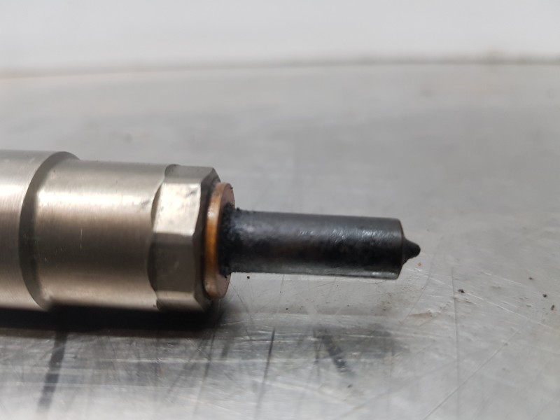 Recambio de inyector para audi a3 (8v) attracted referencia OEM IAM 04L130277AD  