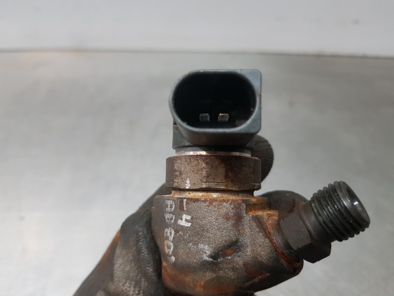 Recambio de inyector para audi a3 (8v) attracted referencia OEM IAM 04L130277AD  