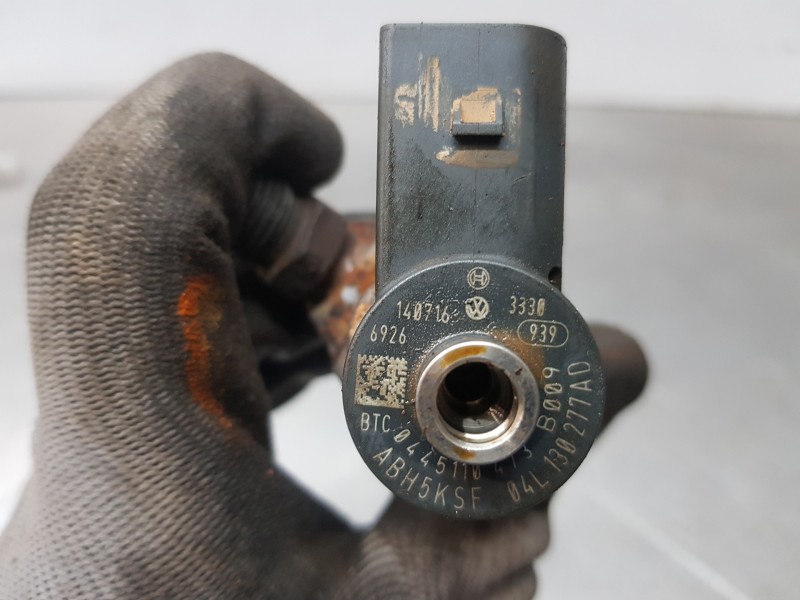 Recambio de inyector para audi a3 (8v) attracted referencia OEM IAM 04L130277AD  