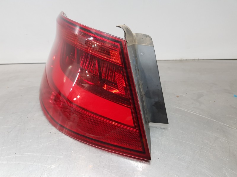 Recambio de piloto trasero izquierdo para audi a3 (8v) attracted referencia OEM IAM 8V3945095D  