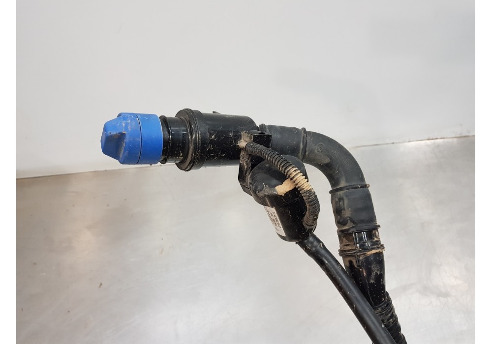 Recambio de deposito aditivo adblue fap ( deposito grande ) para mercedes clase a (w177) 200 d referencia OEM IAM A2474709002  