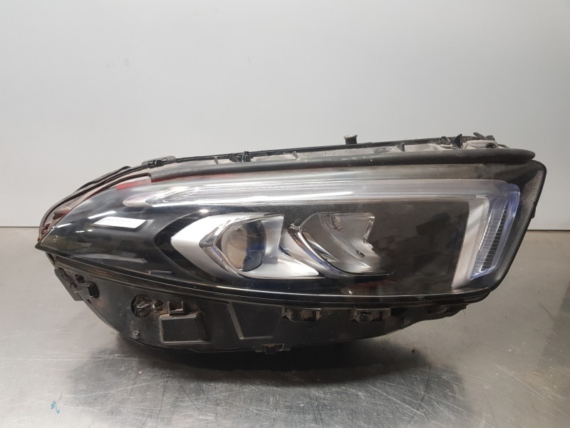 Recambio de faro derecho para mercedes clase a (w177) 200 d referencia OEM IAM A1779060201 A1779063805 