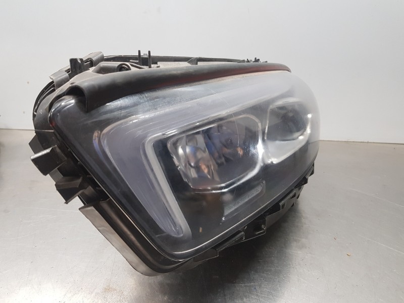 Recambio de faro izquierdo para mercedes clase a (w177) 200 d referencia OEM IAM A1779060101  