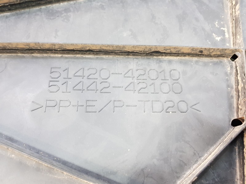 Recambio de cubrecarter para toyota rav 4 hybrid referencia OEM IAM 5142042031  