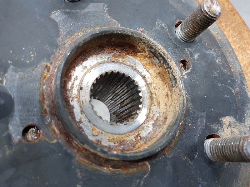 Recambio de mangueta trasera derecha para toyota rav 4 hybrid referencia OEM IAM 4230442070  