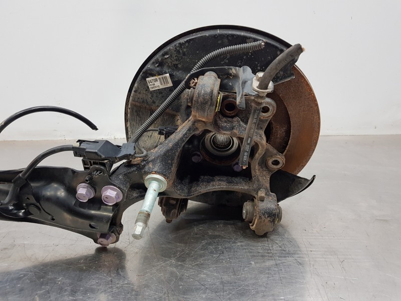 Recambio de mangueta trasera derecha para toyota rav 4 hybrid referencia OEM IAM 4230442070  