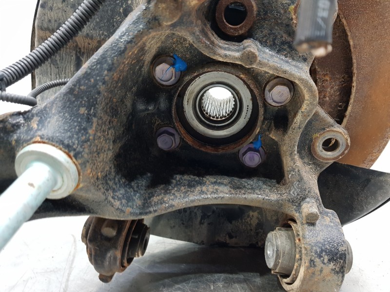 Recambio de mangueta trasera derecha para toyota rav 4 hybrid referencia OEM IAM 4230442070  