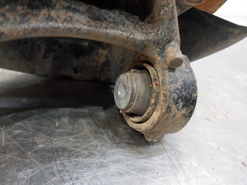 Recambio de mangueta trasera derecha para toyota rav 4 hybrid referencia OEM IAM 4230442070  