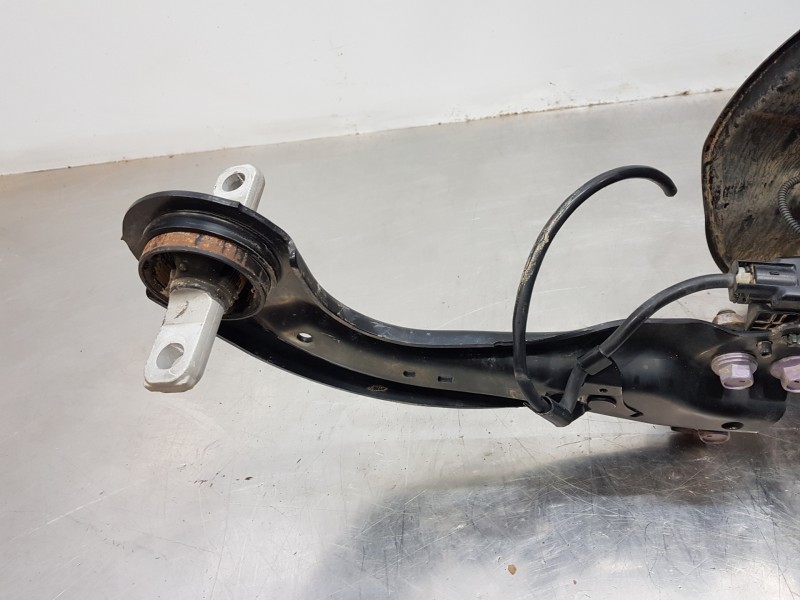 Recambio de mangueta trasera derecha para toyota rav 4 hybrid referencia OEM IAM 4230442070  