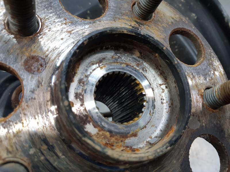 Recambio de mangueta trasera izquierda para toyota rav 4 hybrid referencia OEM IAM 4230542070  