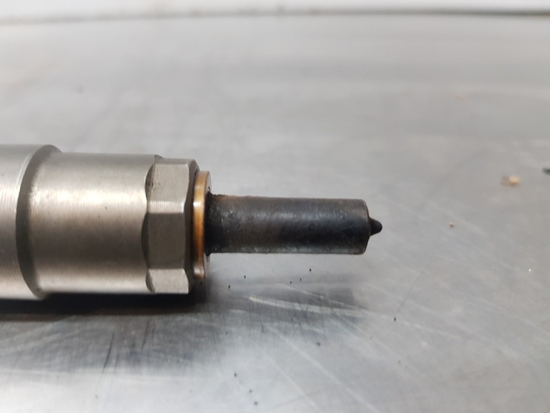 Recambio de inyector para audi a3 (8v) attracted referencia OEM IAM 04L130277AD  