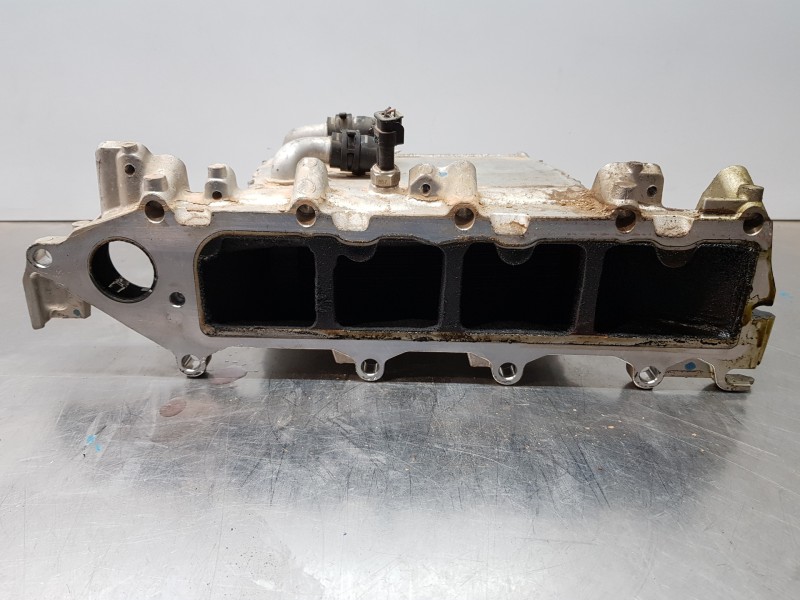 Recambio de colector admision para audi a3 (8v) attracted referencia OEM IAM 04L129711AC 04L129766AB 