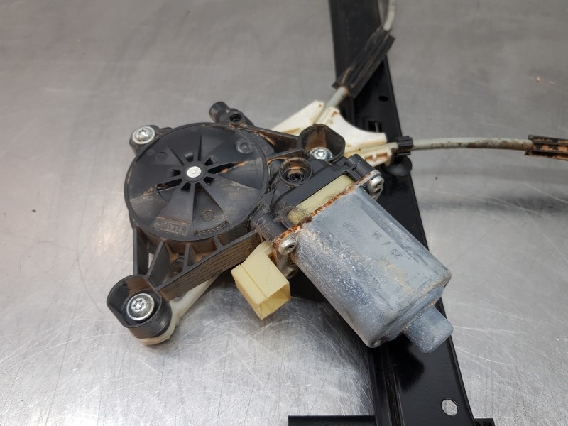 Recambio de elevalunas delantero izquierdo para audi a3 (8v) attracted referencia OEM IAM 8V3837461A 5Q0959802B 