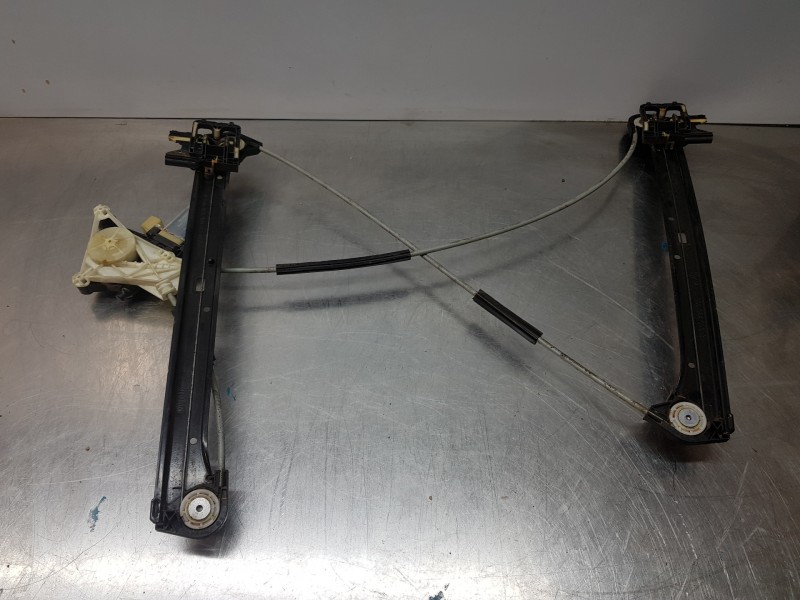 Recambio de elevalunas delantero izquierdo para audi a3 (8v) attracted referencia OEM IAM 8V3837461A 5Q0959802B 