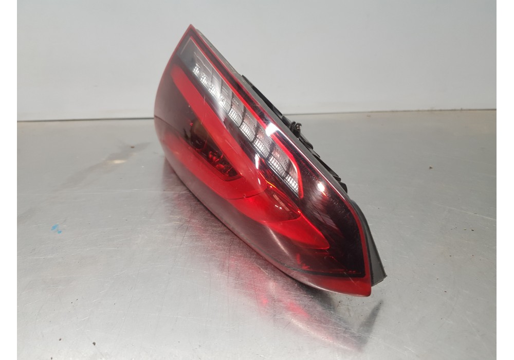 Recambio de piloto trasero derecho interior para mercedes clase a (w177) 200 d referencia OEM IAM A1779061800  