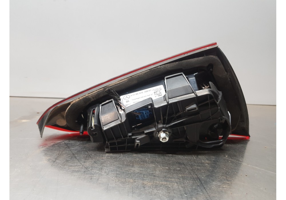 Recambio de piloto trasero derecho interior para mercedes clase a (w177) 200 d referencia OEM IAM A1779061800  