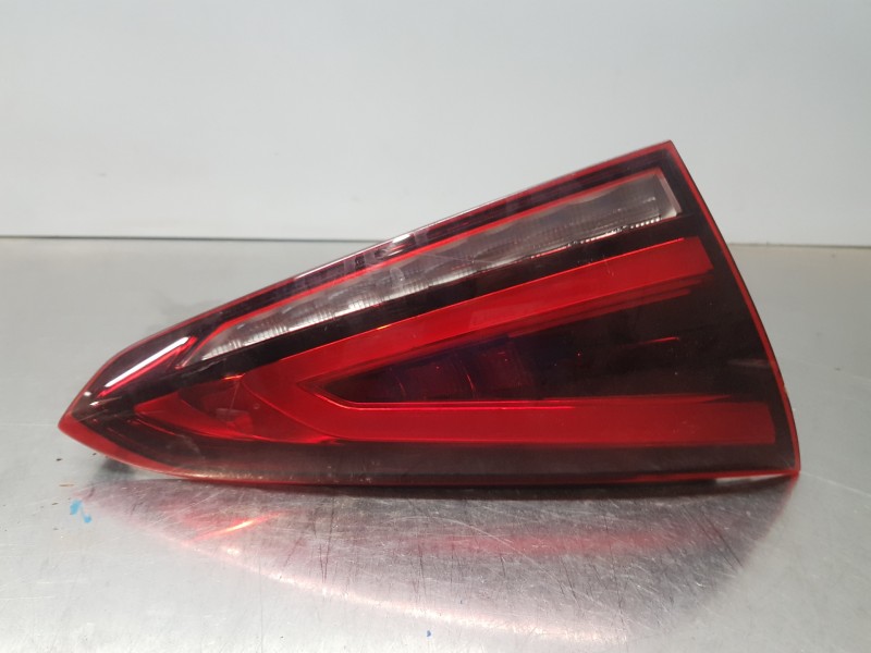 Recambio de piloto trasero izquierdo interior para mercedes clase a (w177) 200 d referencia OEM IAM A1779061700  