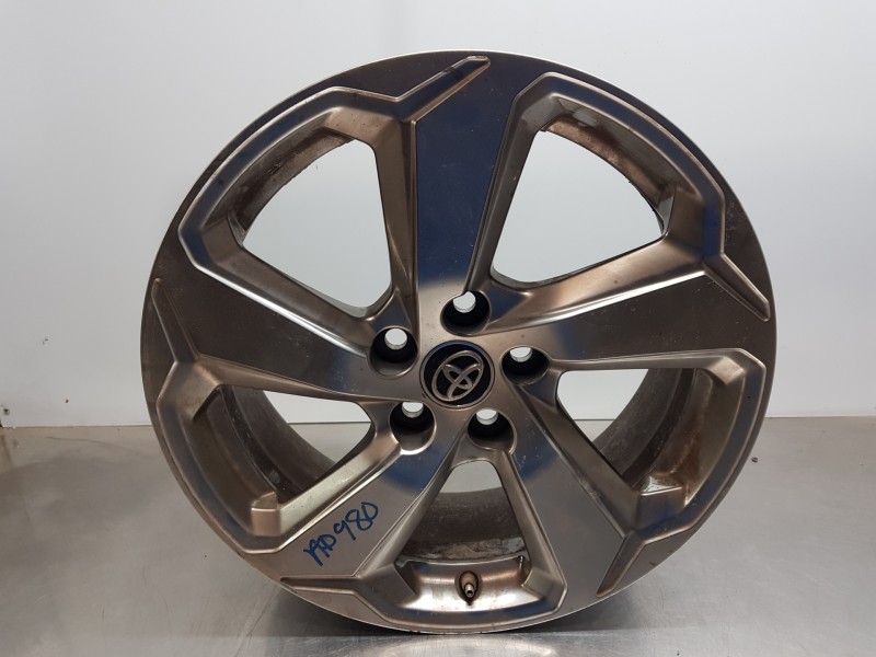 Recambio de llanta para toyota rav 4 hybrid referencia OEM IAM 4261A42140  