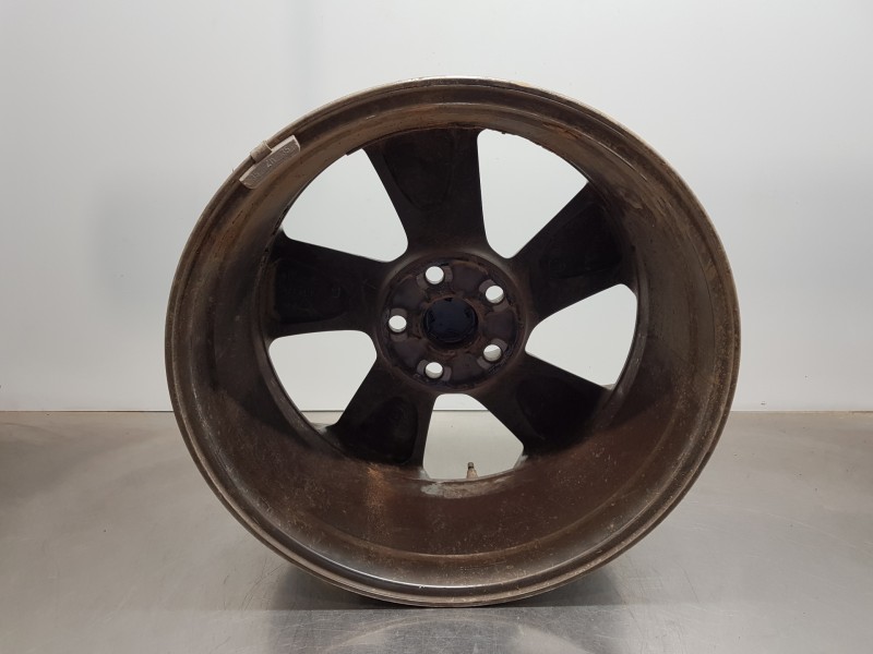 Recambio de llanta para toyota rav 4 hybrid referencia OEM IAM 4261A42140  