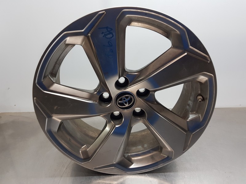 Recambio de llanta para toyota rav 4 hybrid referencia OEM IAM 4261A42140  