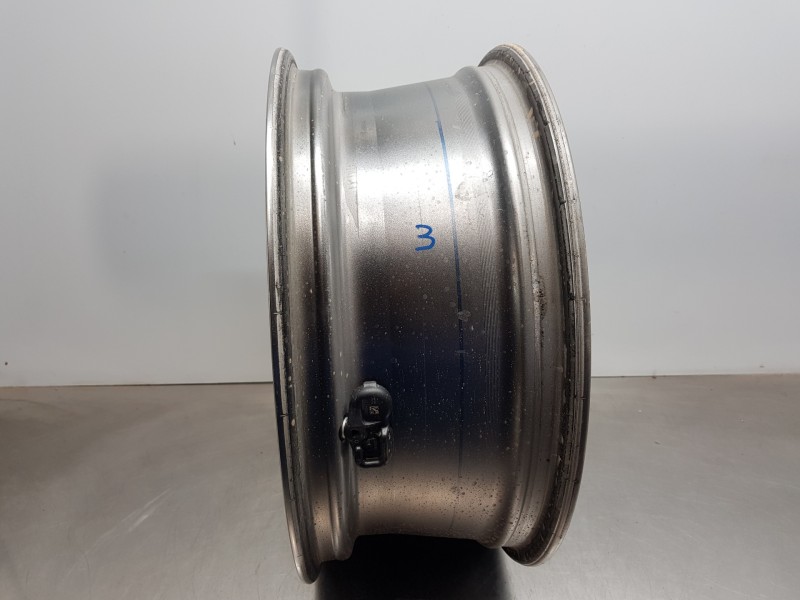 Recambio de llanta para toyota rav 4 hybrid referencia OEM IAM 4261A42140  