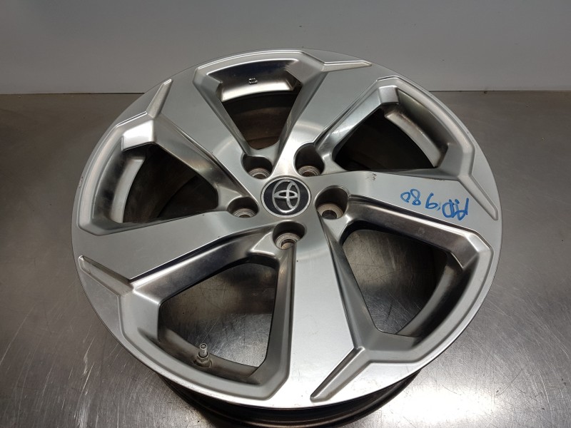 Recambio de llanta para toyota rav 4 hybrid referencia OEM IAM 4261A42140  