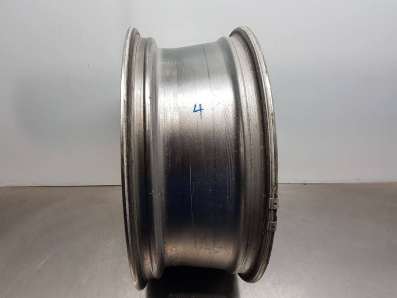 Recambio de llanta para toyota rav 4 hybrid referencia OEM IAM 4261A42140  