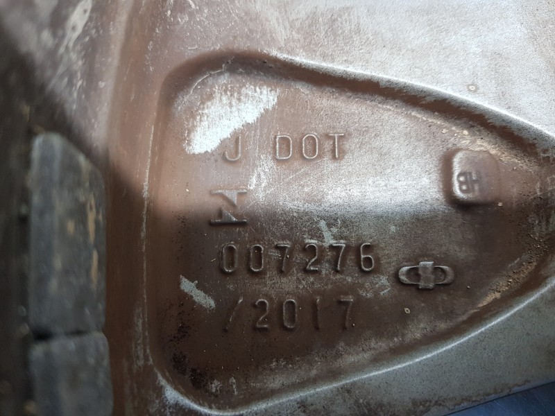 Recambio de llanta para toyota rav 4 hybrid referencia OEM IAM 4261A42140  