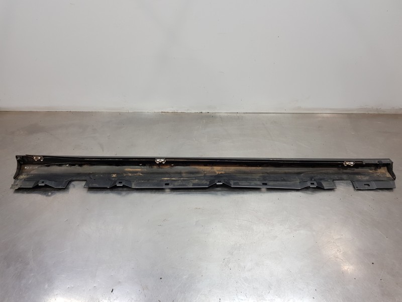 Recambio de faldon lateral para mercedes clase a (w177) 200 d referencia OEM IAM A1776901701  