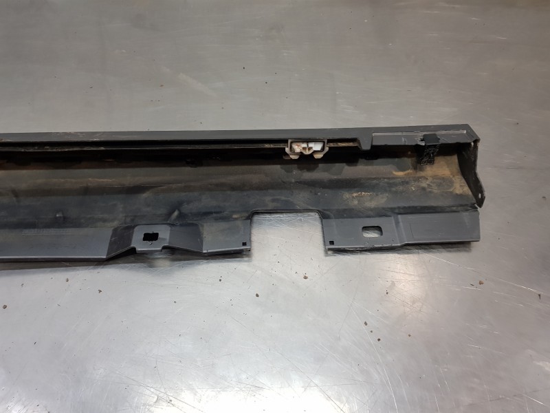 Recambio de faldon lateral para mercedes clase a (w177) 200 d referencia OEM IAM A1776901701  