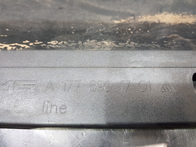 Recambio de faldon lateral para mercedes clase a (w177) 200 d referencia OEM IAM A1776901701  