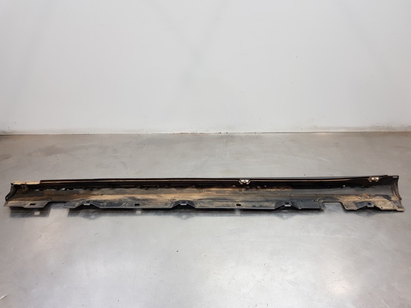 Recambio de faldon lateral para mercedes clase a (w177) 200 d referencia OEM IAM A1776904401  