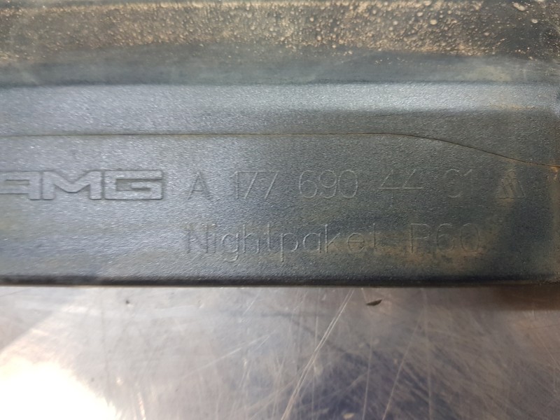 Recambio de faldon lateral para mercedes clase a (w177) 200 d referencia OEM IAM A1776904401  