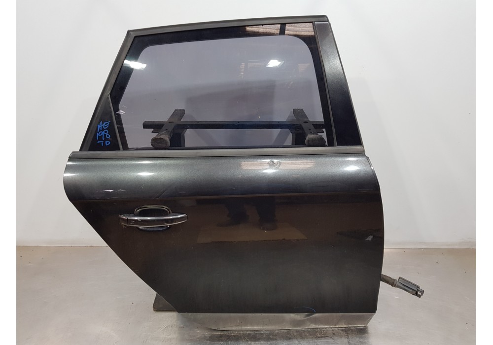 Recambio de puerta trasera derecha para audi a4 avant (b8) sline referencia OEM IAM 8K9833052D   Recambio de puerta trasera derecha para audi a4 avant (b8) sline referencia OEM IAM 8K9833052D